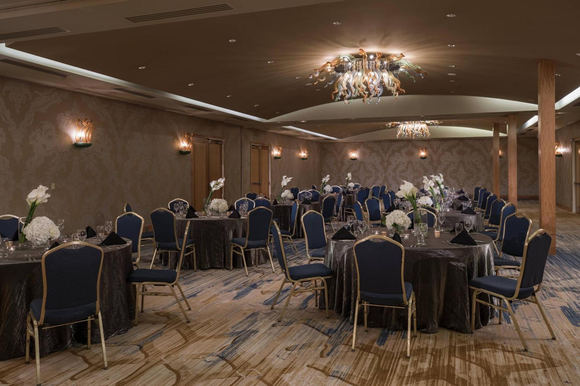 Renaissance New Orleans Pere Marquette French Quarter Area Hotel Екстериор снимка
