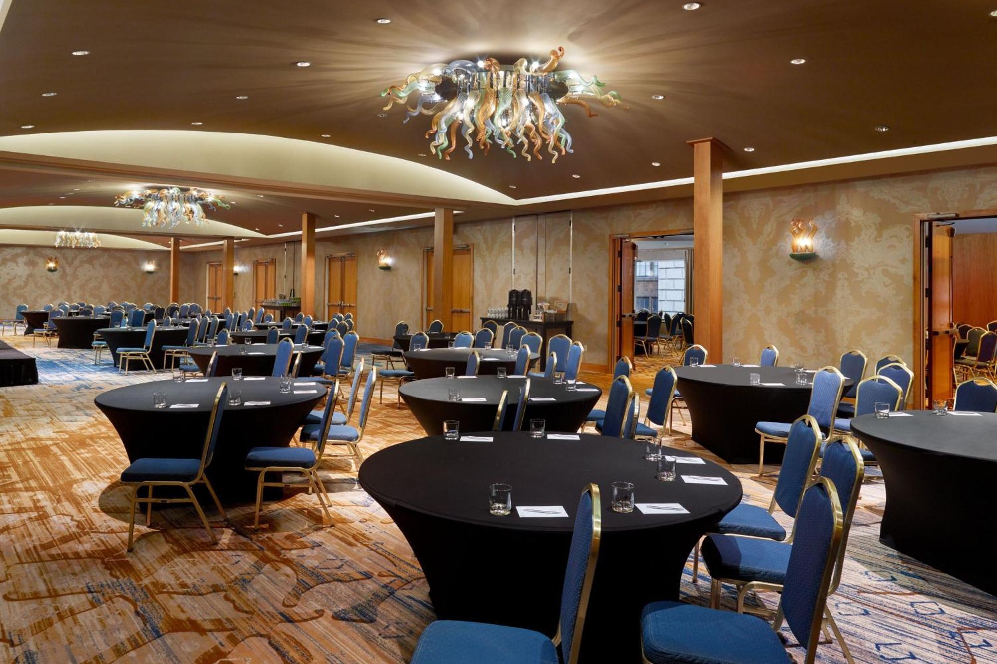 Renaissance New Orleans Pere Marquette French Quarter Area Hotel Екстериор снимка