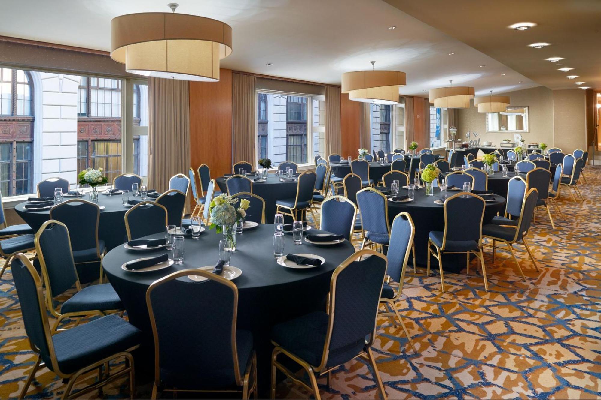 Renaissance New Orleans Pere Marquette French Quarter Area Hotel Екстериор снимка