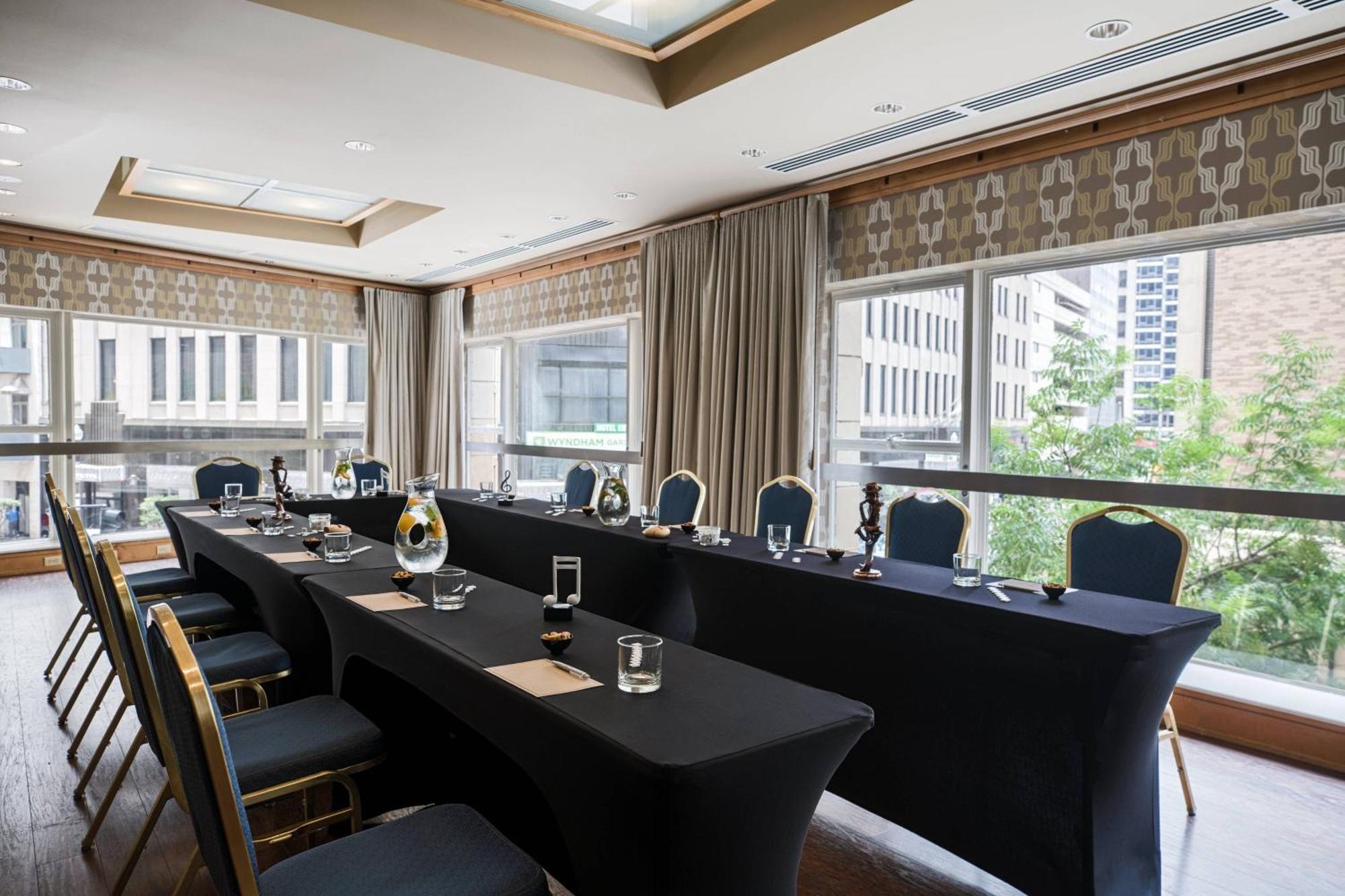 Renaissance New Orleans Pere Marquette French Quarter Area Hotel Екстериор снимка