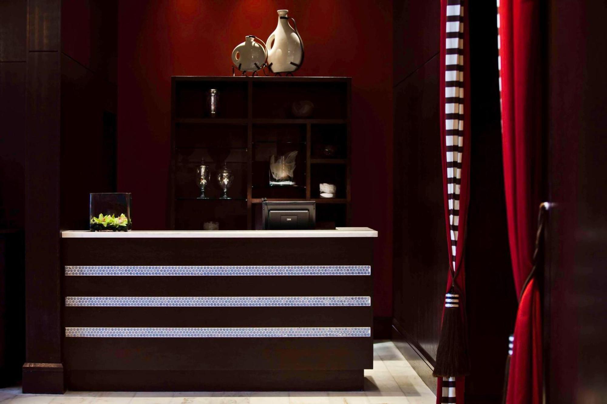 Renaissance New Orleans Pere Marquette French Quarter Area Hotel Екстериор снимка